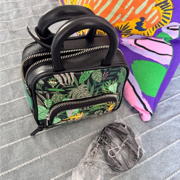 Min & Mon Marino Mini Crossbody Bag
FINAL SALE - Picture 8 of 9